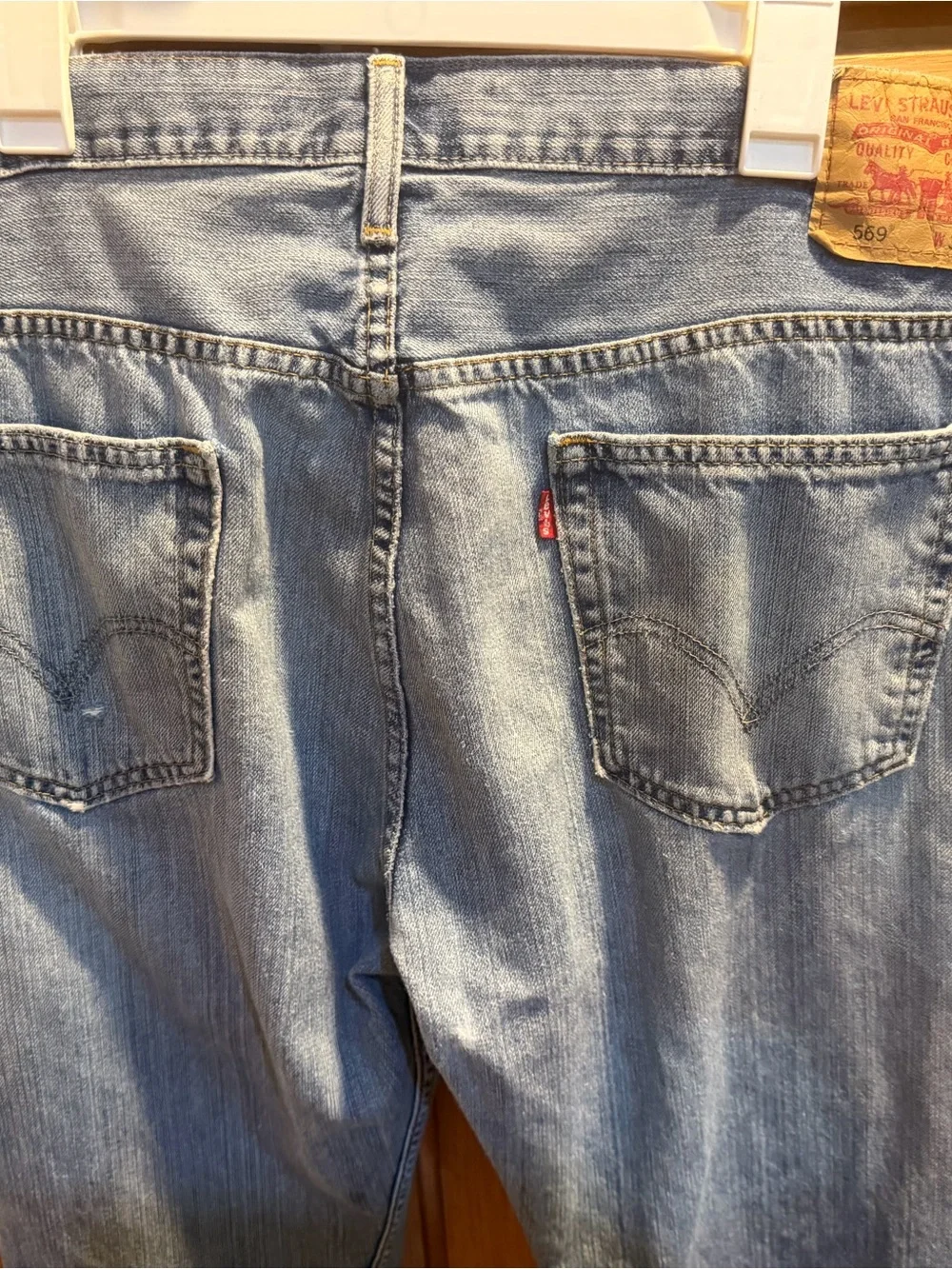 Levi’s 569 Men's relaxed fit Jeans in Light Blue Denim 36x34